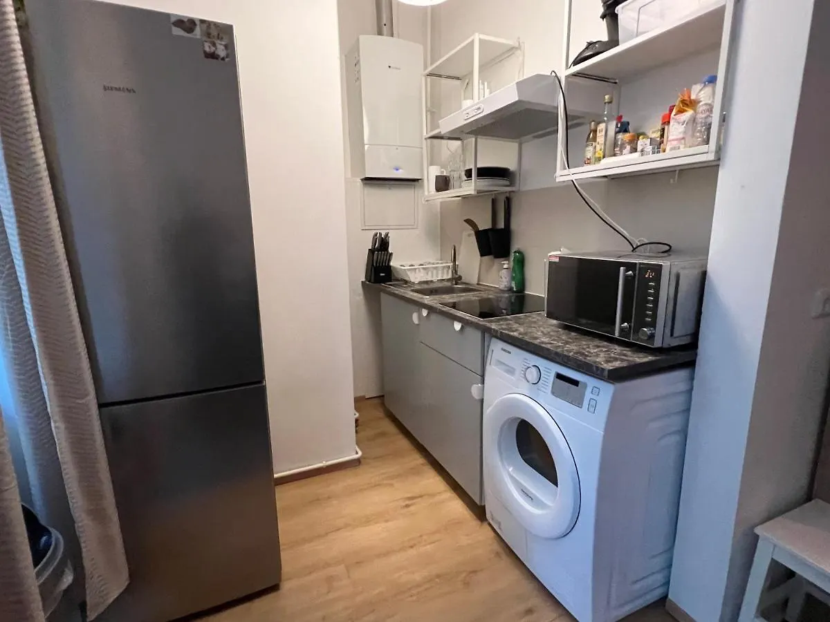 Apartment Berlin Hauptbahnhof: Family-Friendly Group Stay for 8