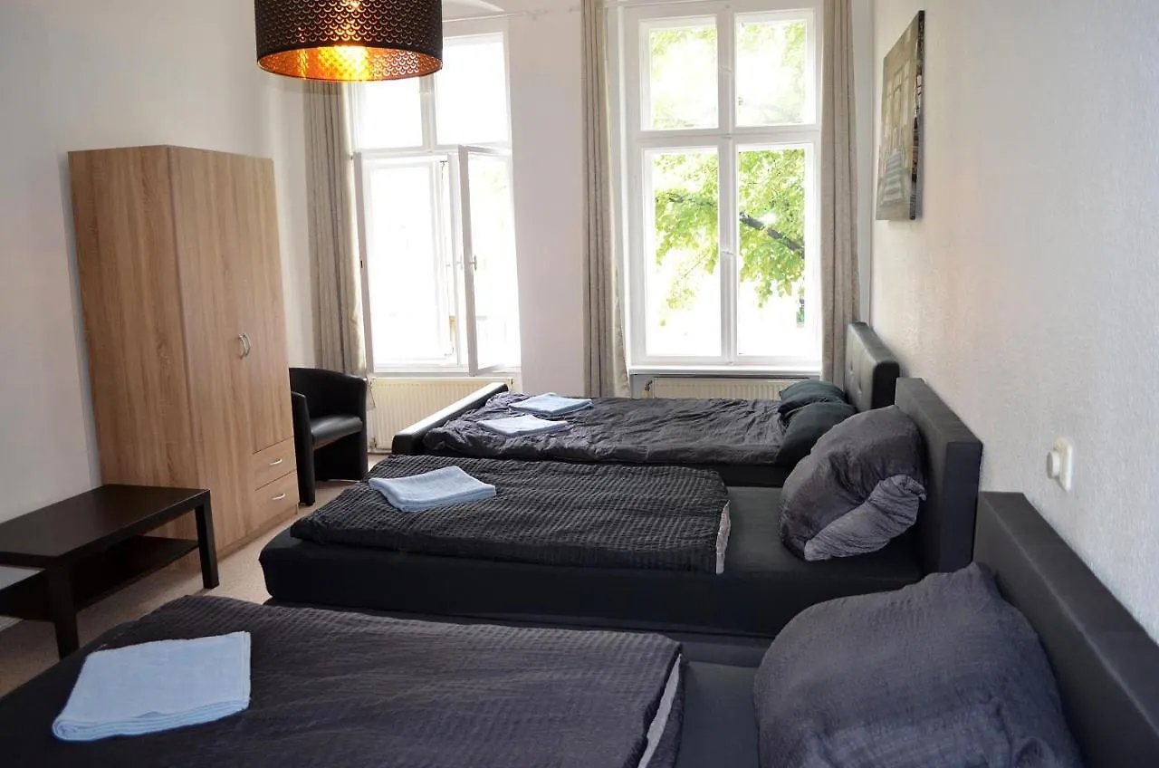 Apartment Berlin Hauptbahnhof: Family-Friendly Group Stay for 8 0*,  Germany