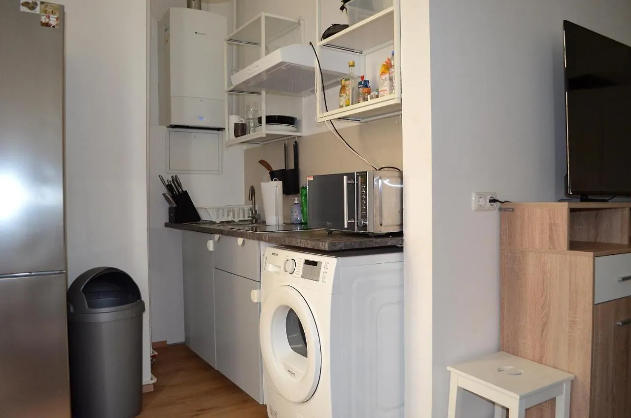 Apartment Berlin Hauptbahnhof: Family-Friendly Group Stay for 8