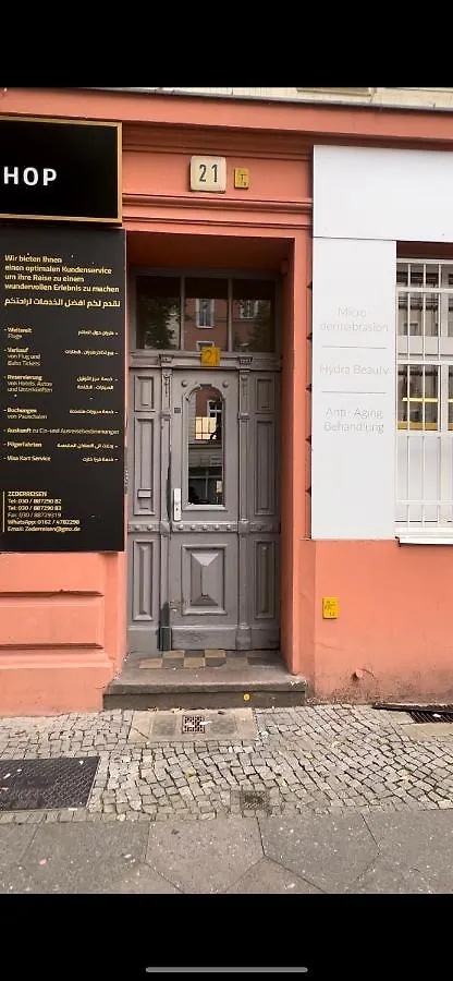 Apartment Berlin Hauptbahnhof: Family-Friendly Group Stay for 8 Germany
